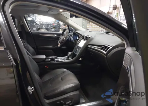 2015 Ford Fusion Titanium z USA, uszkodzony, nr VIN 3FA6P0D99FR139850